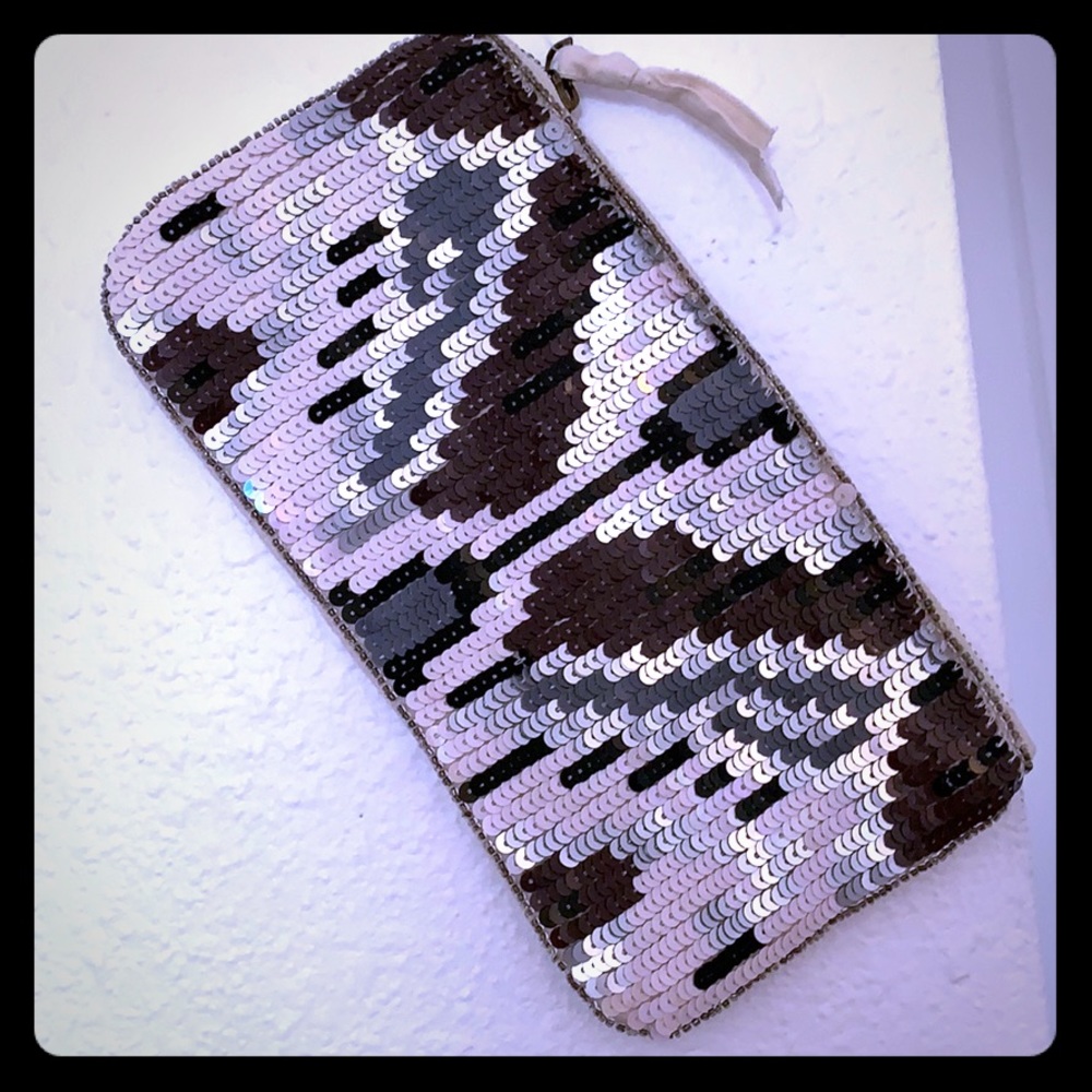 Urban outfitters clutch
